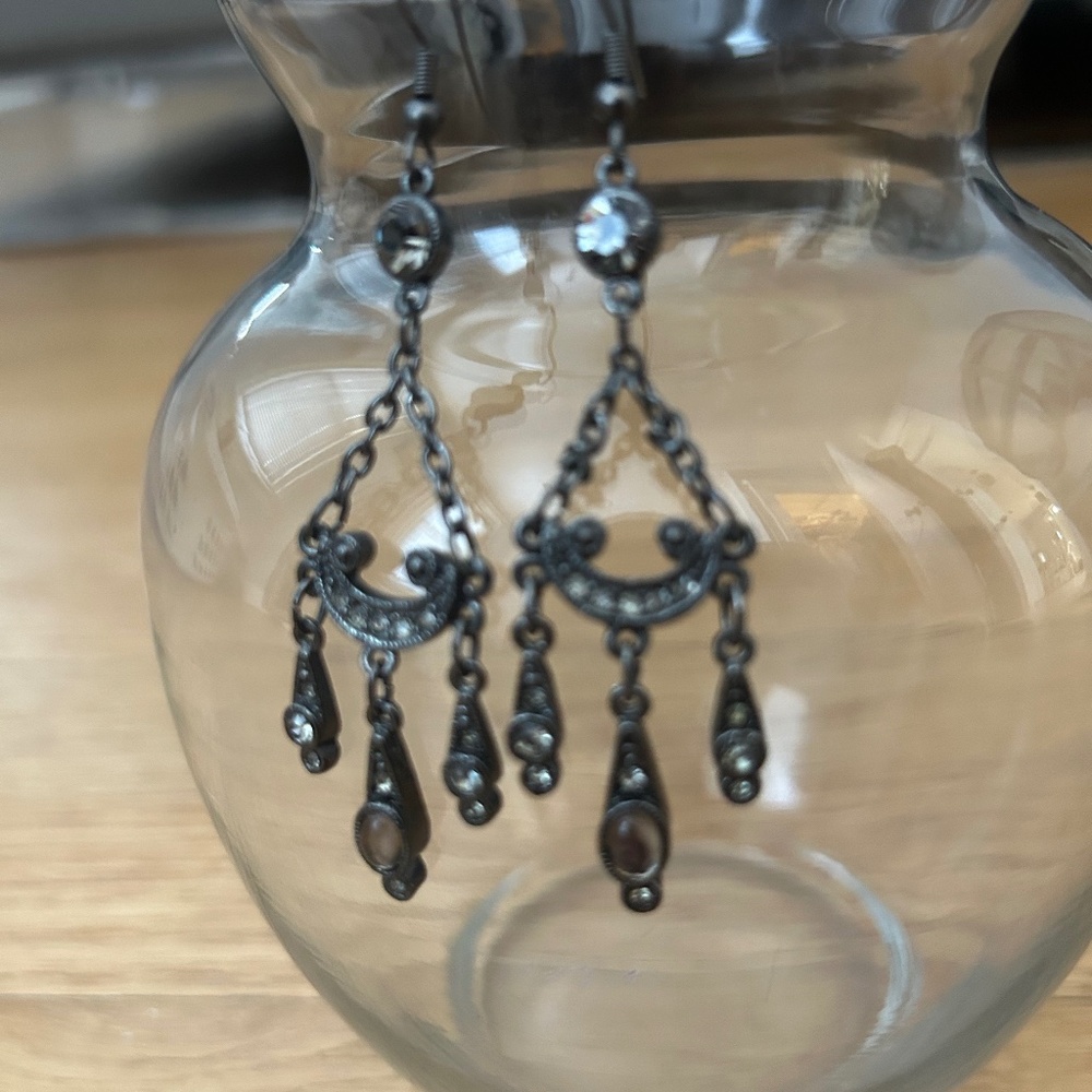 Dropping earrings